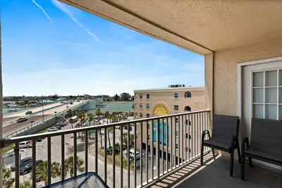 Image de #502 Beach Place Condos - Nightly Rental