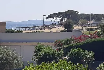 Image de Maison calme, avec parking privatif, direct plage Miramar Ă pied Ă moins de 100m