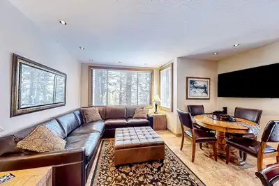 Image de Dog-friendly condo near the Village with pools