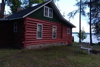 Image de Beautiful full log cabin with direct private frontage, beautiful sunsets.