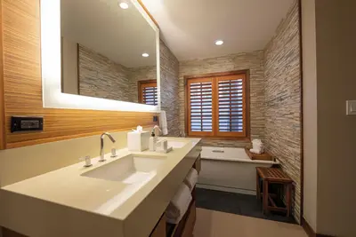 Image de 2-Bedroom Villa + Golf/Water Views w/Ada Access