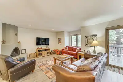 Image de Half Mi to Angel Fire Resort: Townhome w/ Grill!
