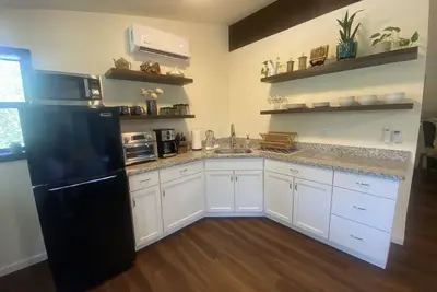 Image de Casa Verde; private studio in the beautiful Hill Country of Texas