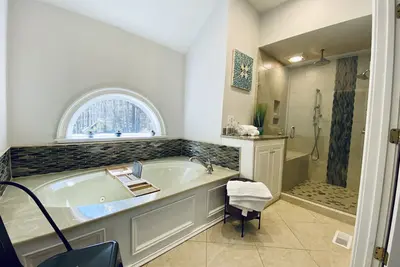 Image de Newly Renovated! Trilith 1. 5 miles 2 Master Suites