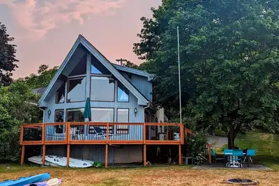 Image de Beautiful Lindal Cedar Lakefront Retreat on Keuka Lake