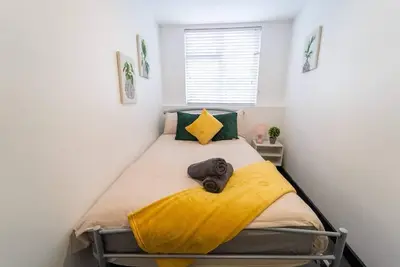 Image de Large Studio available on First floor!