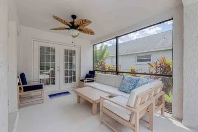 Image de Cozy Autumn Creek Retreat