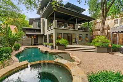 Image de Downtown Oasis : Heated Pool : Spa : Game room Sunday Ticket