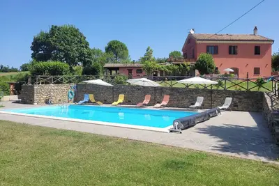 Image de Gemütliche Ferienwohnung mit Grosser Überdachter Terrasse
