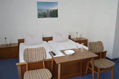 Image de Doppelzimmer mit Balkon und Schlafsofa - Gasthof-pension Fränkische Schweiz Obertrubach
