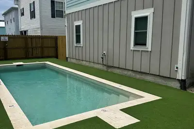 Image de Carolina Beach: Sunny Escape + Private Pool Retreat