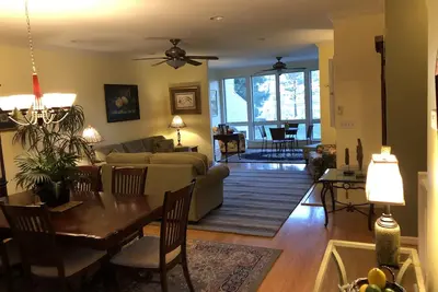 Image de Beautiful 3 Story Townhouse at Bayville Shores. Pool, Fitness Center.