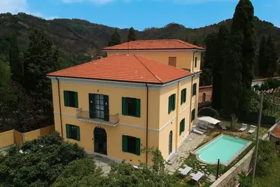 Image de Maison de vacances à Massarosa avec 5 chambres à coucher, 10 couchages