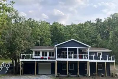 Image de River Perch on the Cacapon: private home on 27 acres and 1200 ft of riverfront