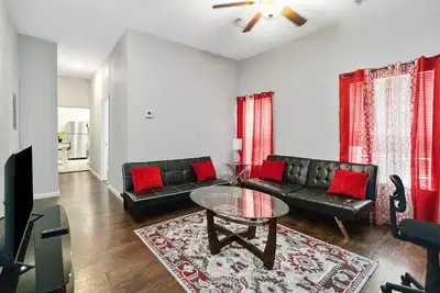 Image de Modern 1 bedroom Duplex minutes walk from downtown dallas
