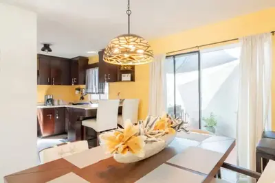 Cute, cozy, and relaxing home near the beach in Ensenada! No club noise!