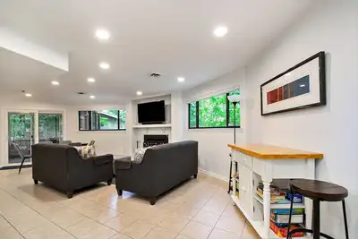 Image de Serene property with firepit, deck, wood-burning fireplace, & Ac - beach access
