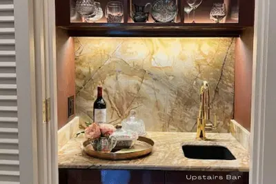 Image de Luxury townhouse close to McNay, Witte, Children Museum and Pearl District.