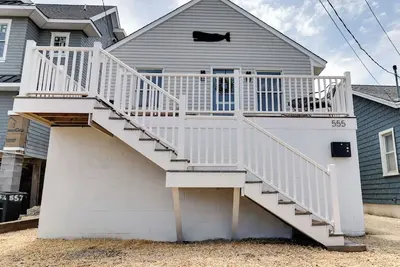 Beach cottage two blocks from the beach