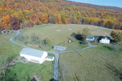 Image de Come to my home Farmhouse. 4 bedrooms, WiFi, Ac in McConnellsburg, Pa.