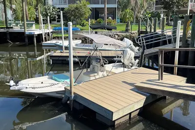 Image de Quiet Canal Front Home With Access To The Gulf