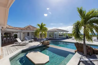 Image de Villa Belle Fontaine 5br in Terres Basses by Personal Villas - Lovely Haven
