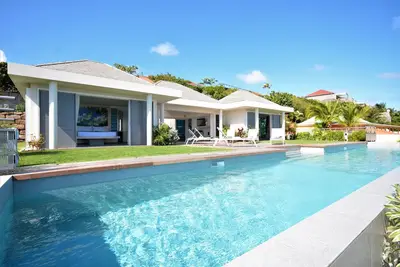 Image de Flora in Grand Cul de Sac by Personal Villas - Breathtaking Views, Long Pool