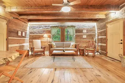 Image de Walnut Lodge Cabin-Private Oasis