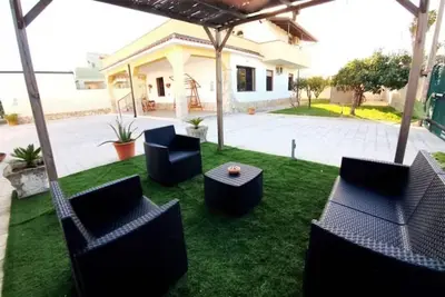 Image de Villa la Sosta, cozy home just a 5-minute walk from the sea!