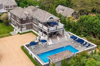 Image de Amagansett Dunes Luxury w\/ Pool + Elevator + 2 Min walk to private beach