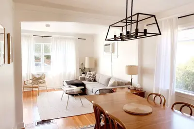Image de Cozy Heritage Cottage by the Lake