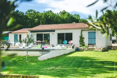 Image de Villa avec piscine au pied de la Sainte-Victoire