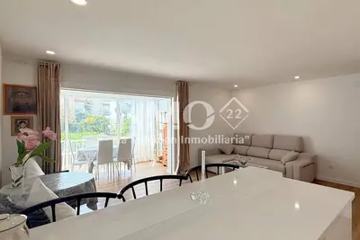 Image de Ground floor apartment on the beach front + parking space