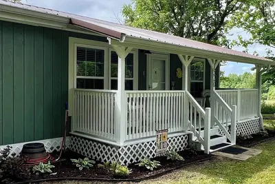 Image de Hot Tub, Clean, Cozy & Close to Fcf State Park! Pet friendly and nightly rental