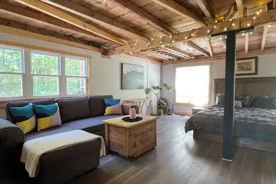 Image de Cozy Cabin surrounded by nature-minutes away from Annapolis Royal!