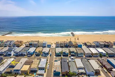 Image de Large 3 Bedroom, 2. 5 Bath Beach House Just 50 Steps From Sand!