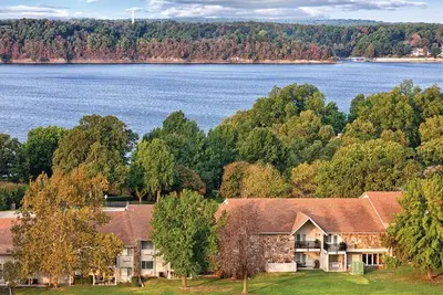 Image de 1 Bedroom Condo at Grand Lake! !