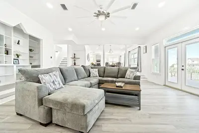 Image de Luxe Private Beach Retreat Minutes to Pensacola!