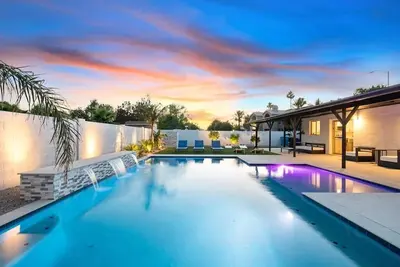 Image de Paradise Valley Village | Poolside Luxury Retreat