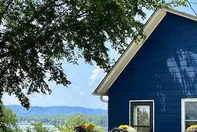 Image de Bluffside cottage with gorgeous views