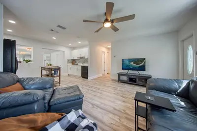 Image de Kingston - House in St. Petersburg. Close to downtown & the beach! Dog friendly