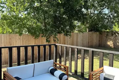 Image de Family friendly! Great location near Austin! \nAll furniture and appliances 2023!