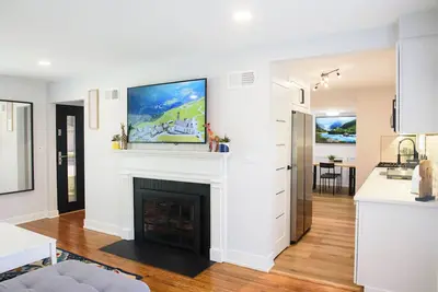 Image de Your perfect stay! Fenced yard, pets, infants, families welcomed!