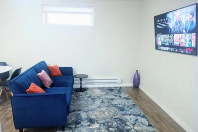Image de Modern 1 bedroom apartment with garage in serene Habour Landing, Regina.