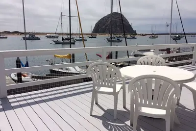 Image de Charming three room Inn with Full Bay View Decks on the waterfront in Morro Bay.