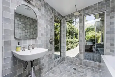 Image de Leucadia Single Story Tropical Garden- 4Dogs