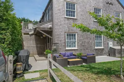 Image de Rustic farmhouse style  two-bedroom apartment