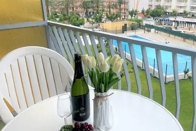 Image de Pineda 3, chauffée, piscine et à 130m de la plage.