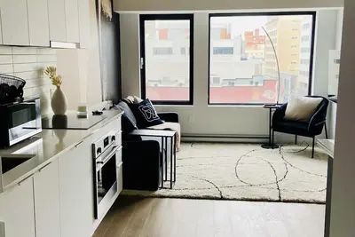 Image de 1-bedroom condo apartment in the Quartier des Spectacles