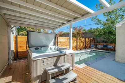 Image de Remodeled 2br/2bath in Charming Land Park